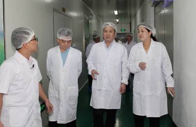 國家工商總局督察組領(lǐng)導(dǎo)蒞臨綠之韻集團(tuán)指導(dǎo)保健食品銷售工作
